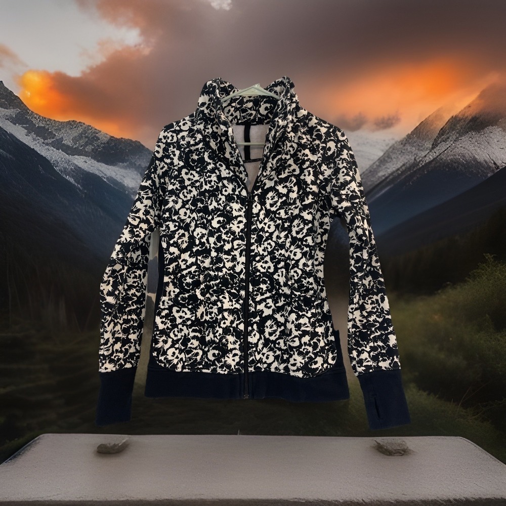 Lululemon Womens Fleur Sombre White Black Cozy Cuddle Up Jacket 8 Full Zip
